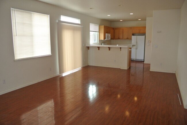 Building Photo - ** COMING SOON!!! ** Updated 4 Bedroom, 2 1/2 Bathroom House in Pittsburg Gated Community