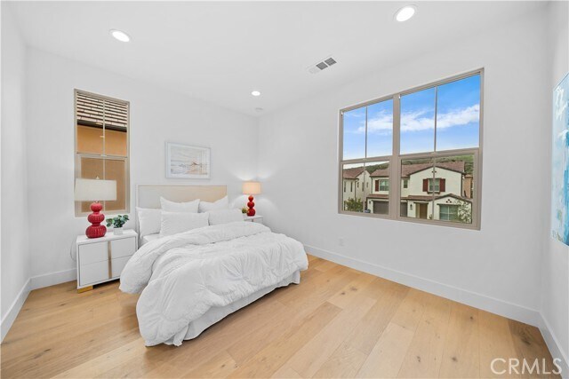 Building Photo - 206 Collino