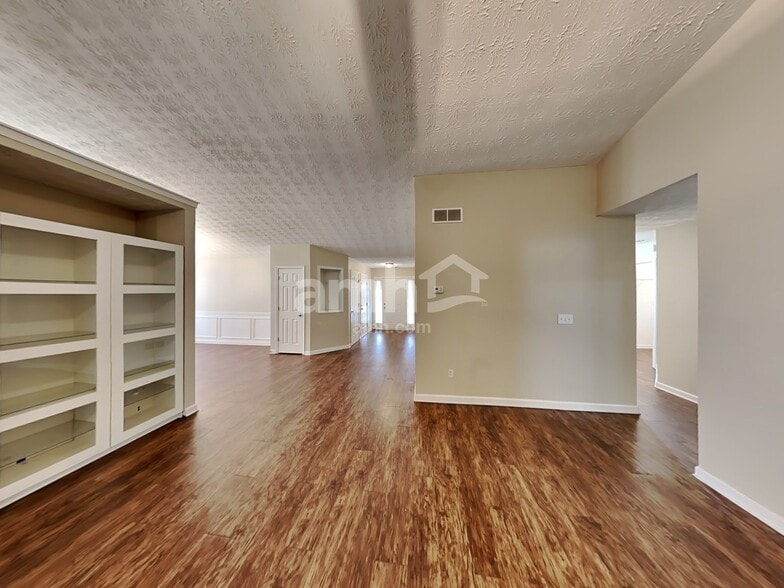 Building Photo - 2166 Blueberry Ln