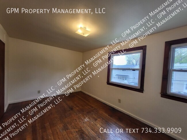 Building Photo - 33058 Alanson St
