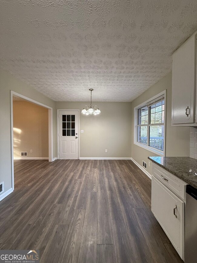 Building Photo - 7016 Adel Ln