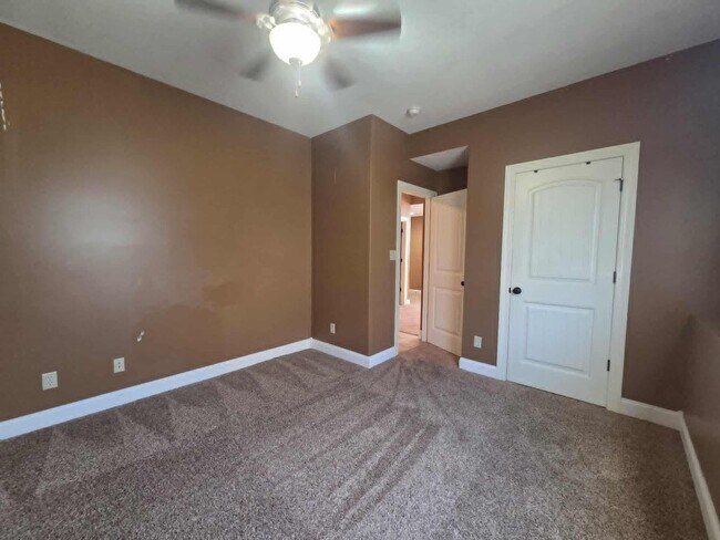 Building Photo - Spacious Home for Rent!