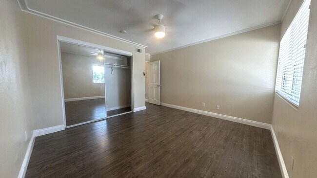 Building Photo - Custom Built 5 Bedroom 3 Bathroom Home in ...