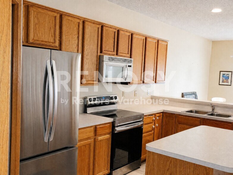 Building Photo - 5501 Oriole Dr