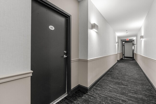 Building Photo - 250 E Harbortown Dr