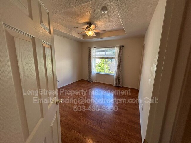 Building Photo - 2958 NE 13th Dr