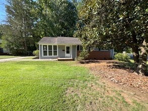 Building Photo - 1413 Gracewood Dr