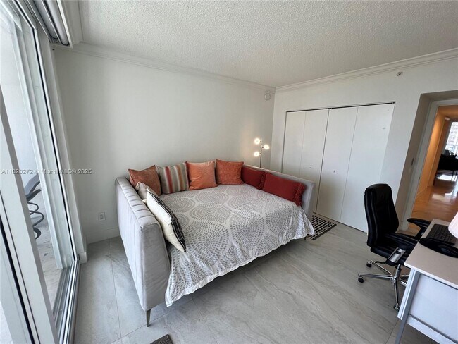 Building Photo - 21055 Yacht Club Dr