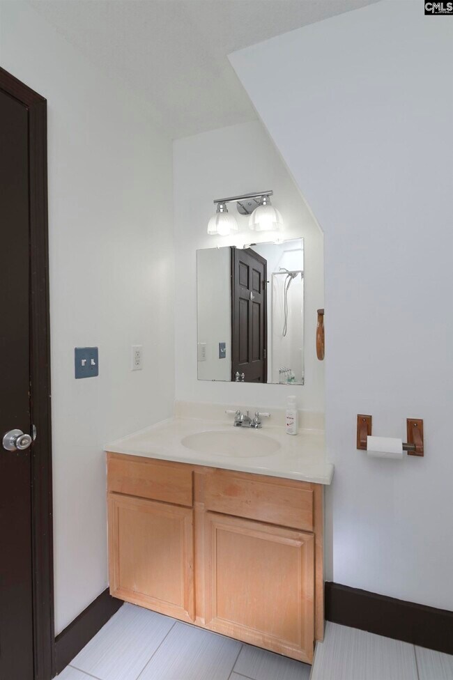 Building Photo - 150 Laura Ln