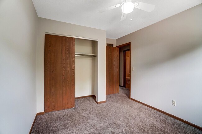 Building Photo - 3540 Willow Run Dr