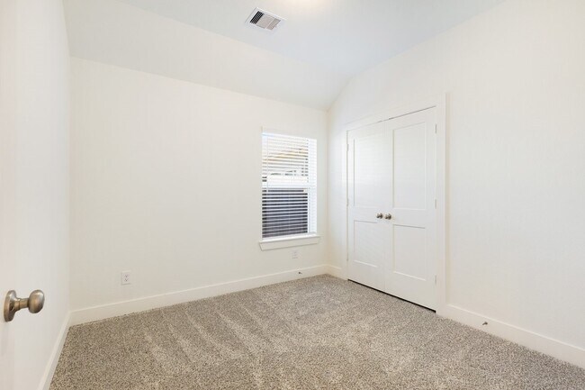 Building Photo - 10122 Crescendo Wy