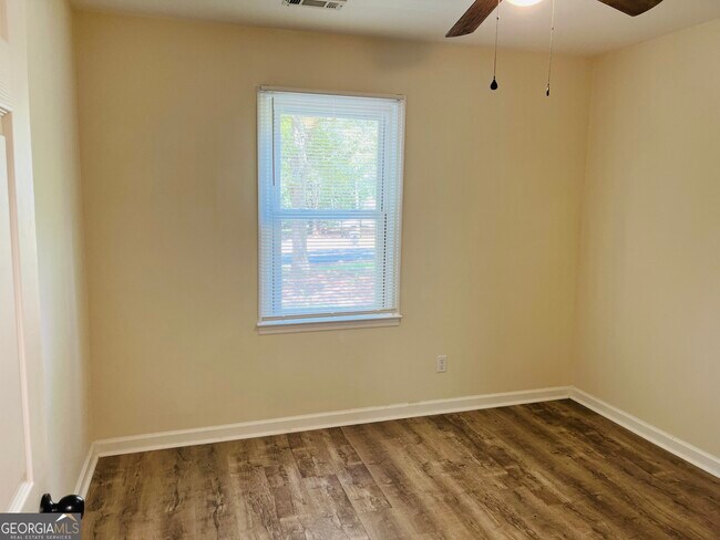 Building Photo - 28 Bowers Dr