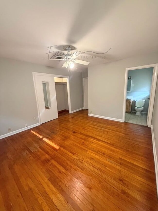 Building Photo - 4-Bedroom Family Home in a Quiet Sulphur N...