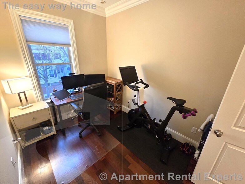 Building Photo - 122 Marine Rd