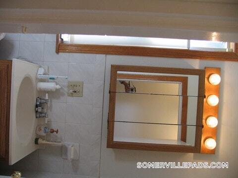 Building Photo - 378 Washington St