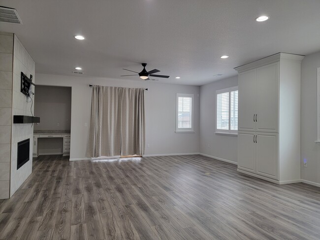 Building Photo - 26891 E Byers Ave