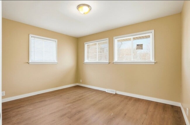 Building Photo - Freshly Renovated 3-Bedroom Home – Move-In Ready with Modern Updates!