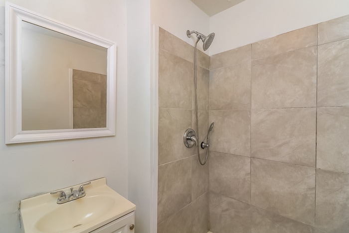 Building Photo - 360 5th St