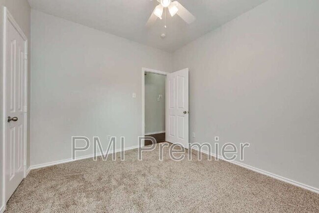Building Photo - 5832 Center Ridge Dr