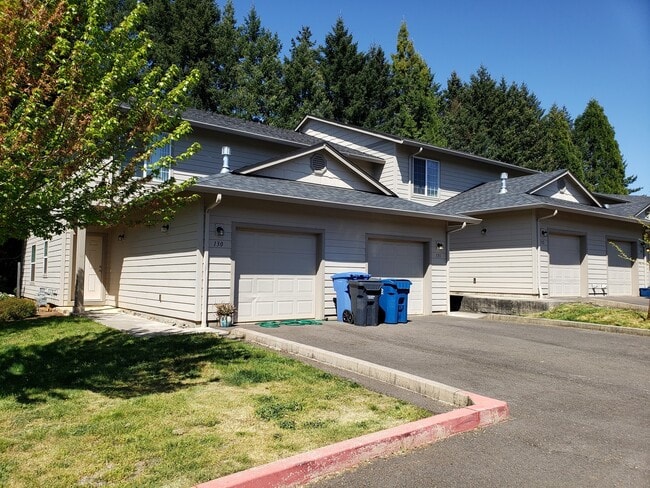 Building Photo - BEAUTIFUL 2 BEDROOM TOWNHOME IN SOUTH SALEM HILLS!