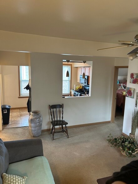 Living Room - 3708 E Somers Ave