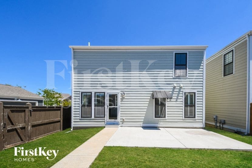 Building Photo - 3218 Tiber St