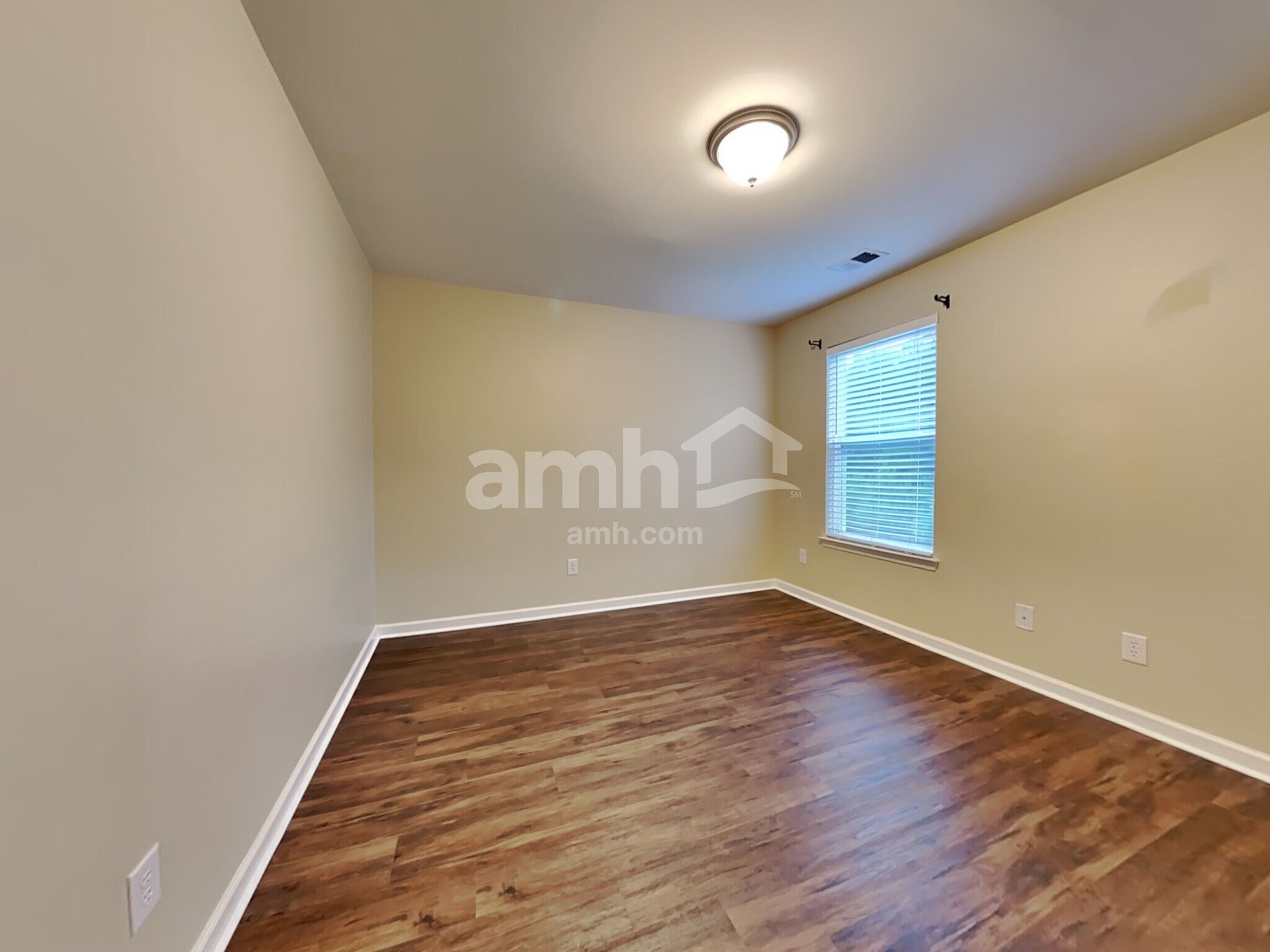 Building Photo - 195 Meadow Wood Rd