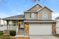 Building Photo - 1831 W Quarter Horse Ave