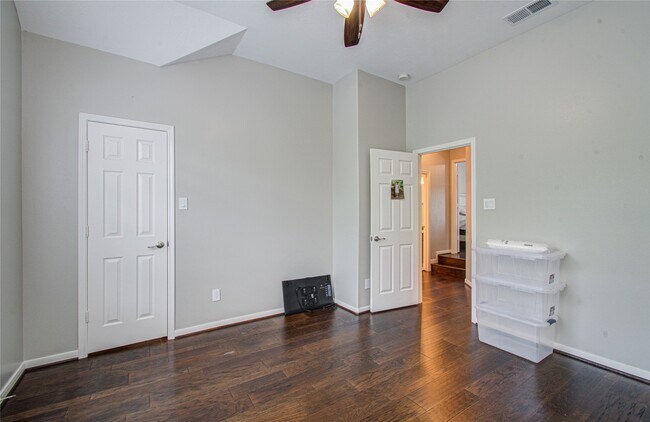 Building Photo - 1510 Lake Grayson Dr