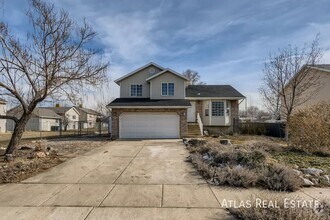 Building Photo - 1516 1075 W