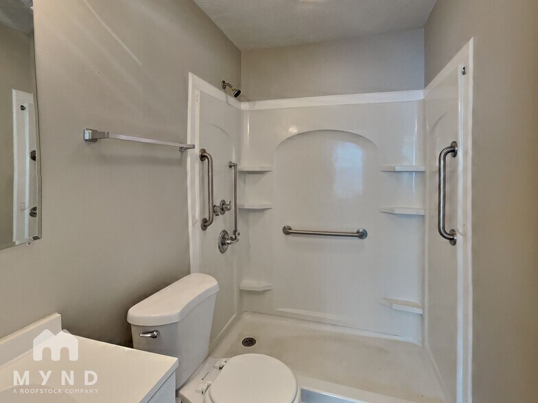 Building Photo - 3704 Bearwood Dr