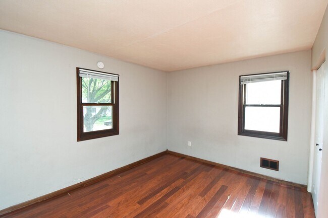 Building Photo - Charming 3-Bedroom Single Family Home – Pet Friendly!