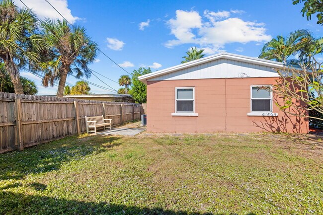 Building Photo - 327 Lee Ave