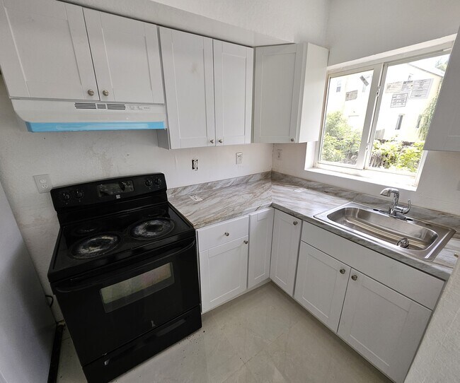 Building Photo - 450 NW 84th St