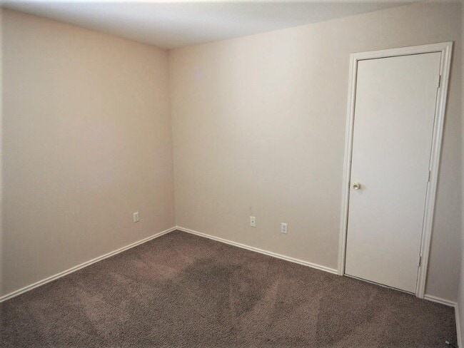 Building Photo - 1705 Honey Creek Ln