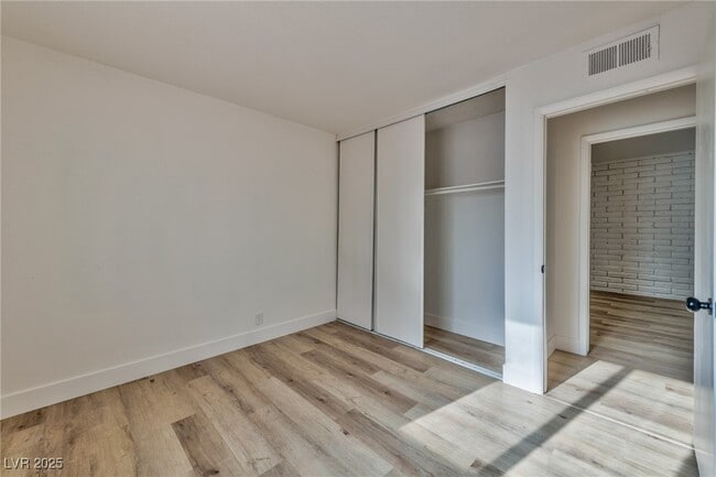 Building Photo - 4308 E Gretna Green Ct