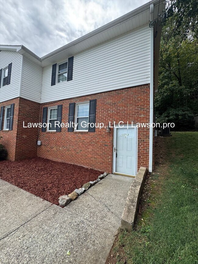 Building Photo - 1713-1715 Elbert Dr