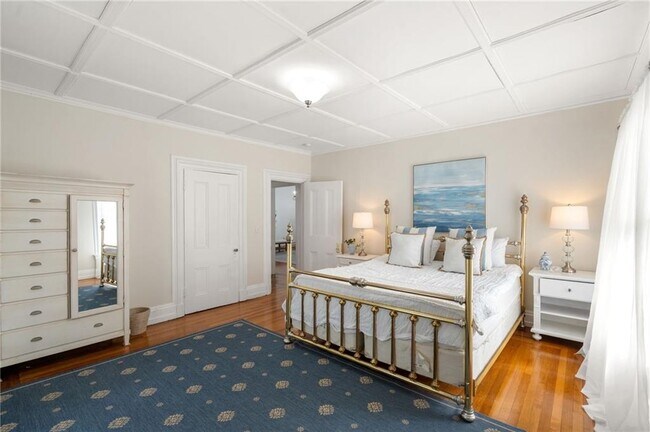 Building Photo - 42 Mann Ave