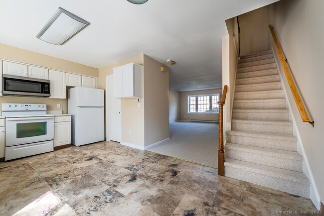 Building Photo - 16 Brantwood Dr