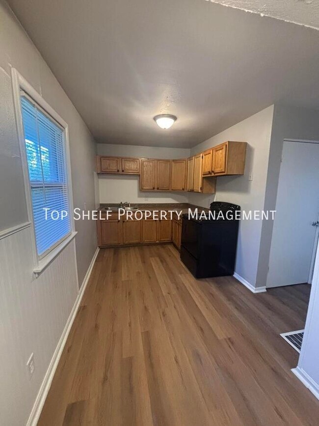 Building Photo - 7503 SW 13th St