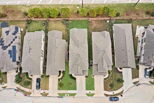 Building Photo - 6018 Bristol Spur Ln