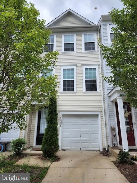 Building Photo - 23074 Foxglove Way