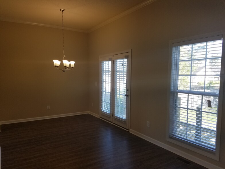 Building Photo - 106 Maguire Dr