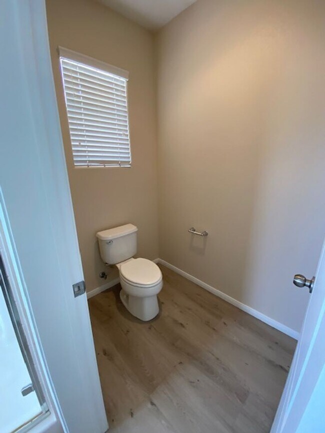 Building Photo - 3 bedroom home in Sky Ridge