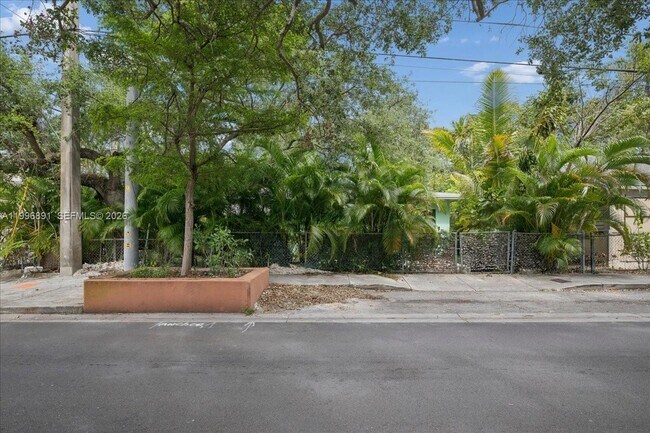 Building Photo - 3490 William Ave