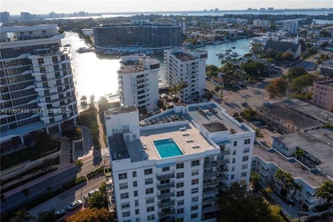 Building Photo - 6801 Indian Creek Dr