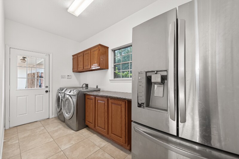 Building Photo - 2627 Double Lake Dr