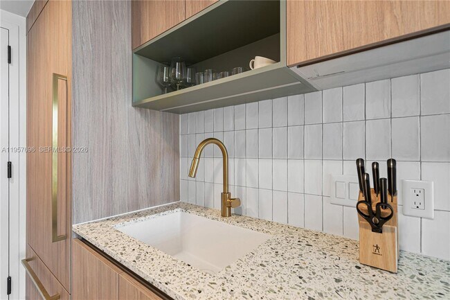 Building Photo - 159 NE 6th St