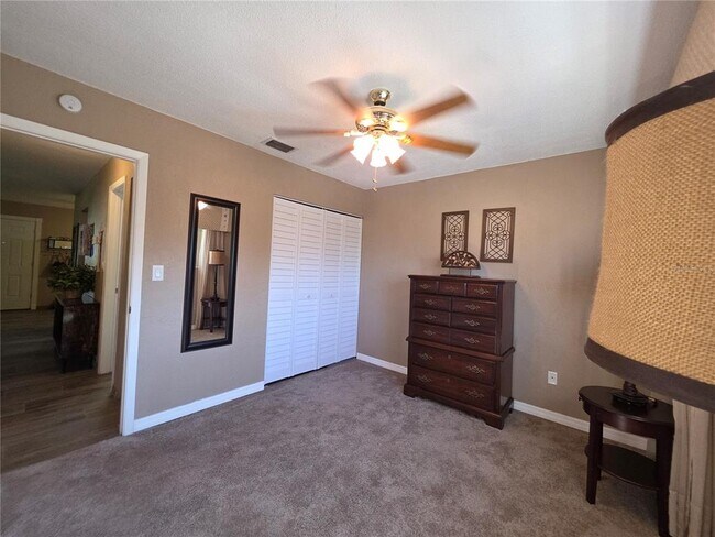 Building Photo - 400 Oakridge Blvd