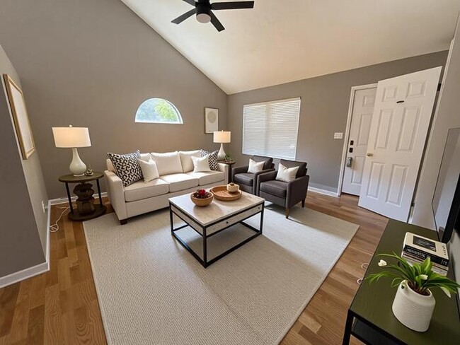 Building Photo - Single Family